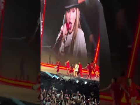 Taylor Swift oddała swój kapelusz jednej z fanek pod...