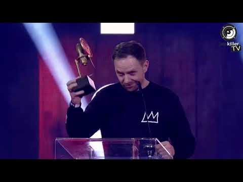 Łona odbiera nagrodę Rapera Roku - wręcza Fu (Popkil...