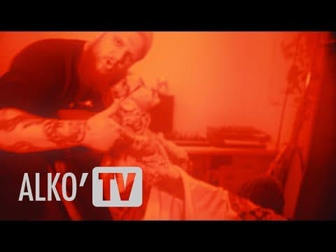 Małe Miasta - Seriale - Plecy pomników