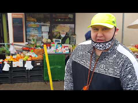 Wini - a visit to the greengrocer's